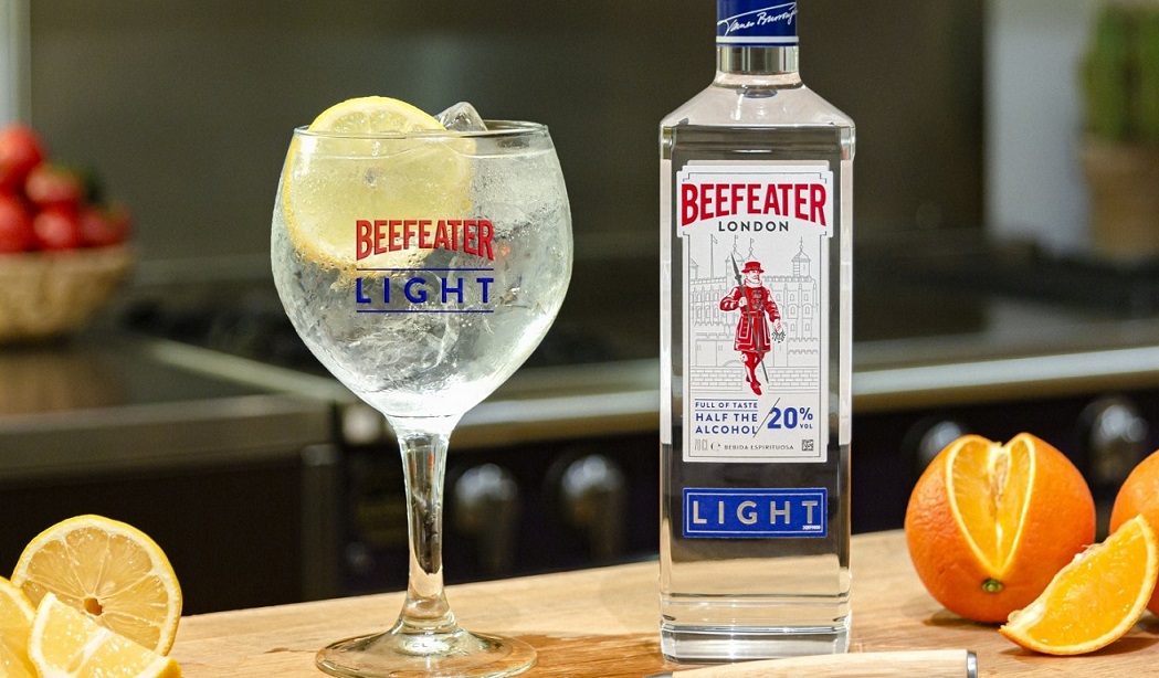 Beefeater lanza su versión light con la campaña "Adoradores
